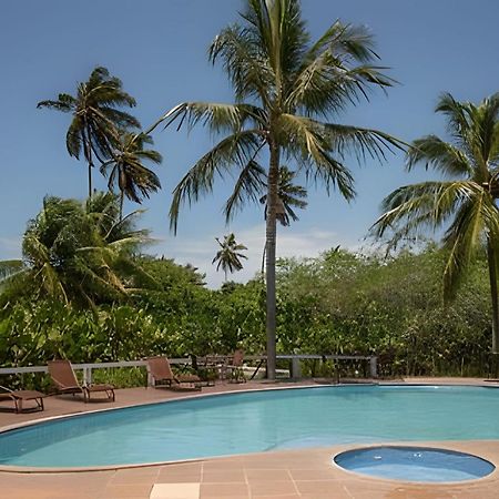 Em Frente A Praia De Taperapuan; Piscina; 1 Quarto; Wifi 300 Mbs; Estacionamento Gratuito 1 Veiculo Porto Seguro Exteriér fotografie