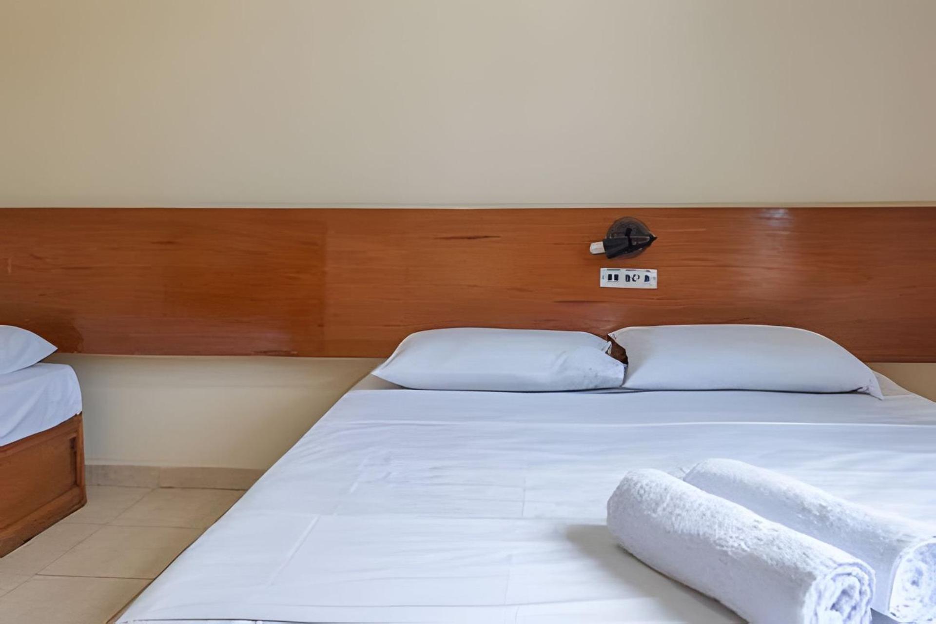 Em Frente A Praia De Taperapuan; Piscina; 1 Quarto; Wifi 300 Mbs; Estacionamento Gratuito 1 Veiculo Porto Seguro Exteriér fotografie
