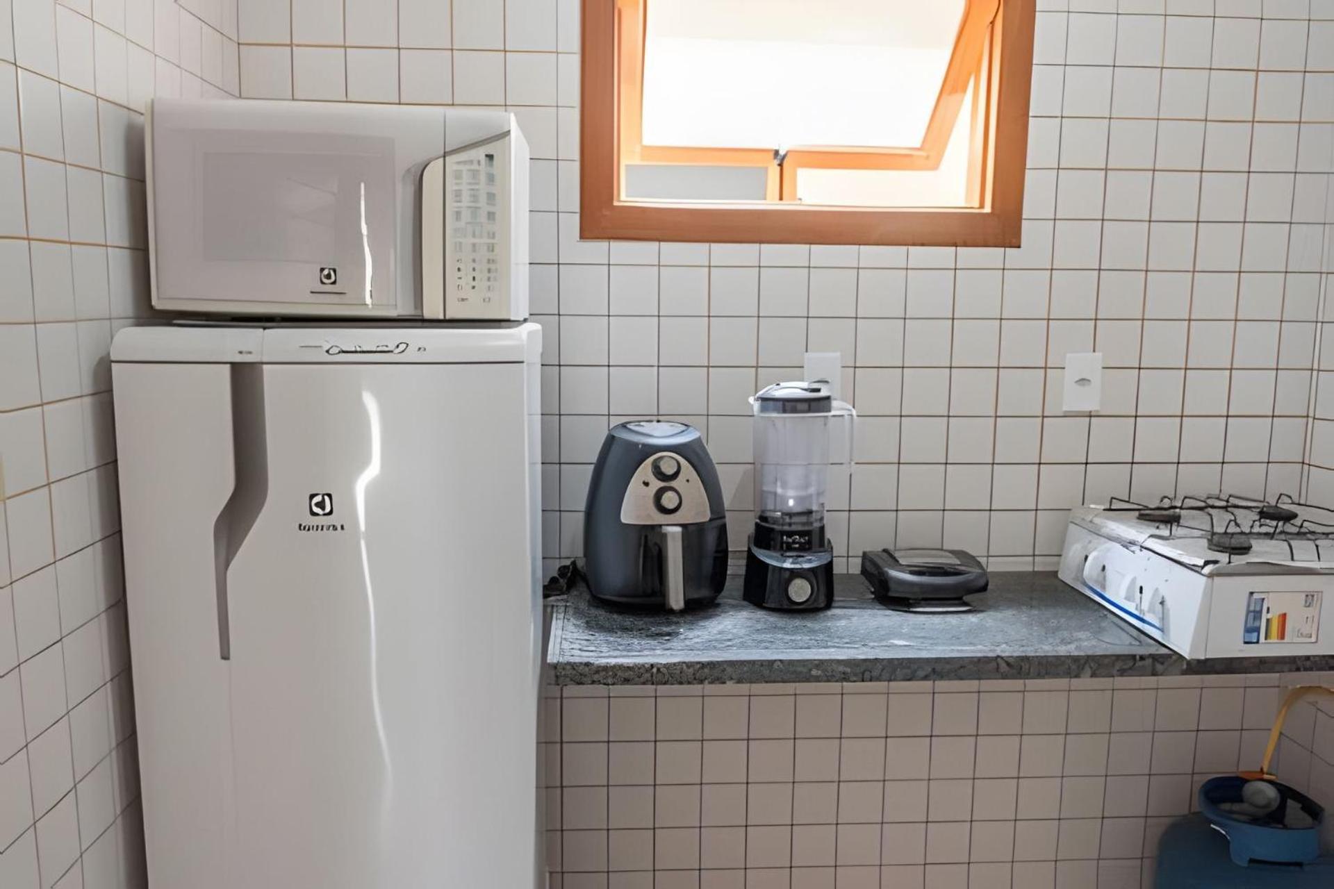 Em Frente A Praia De Taperapuan; Piscina; 1 Quarto; Wifi 300 Mbs; Estacionamento Gratuito 1 Veiculo Porto Seguro Exteriér fotografie
